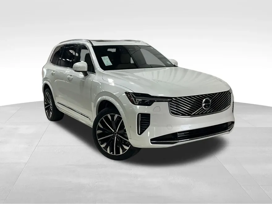 2025 Volvo XC90 Plus photo 1