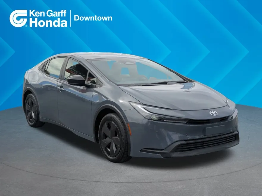 2024 Toyota Prius LE photo 1