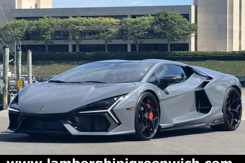 2024 Lamborghini Revuelto photo 1