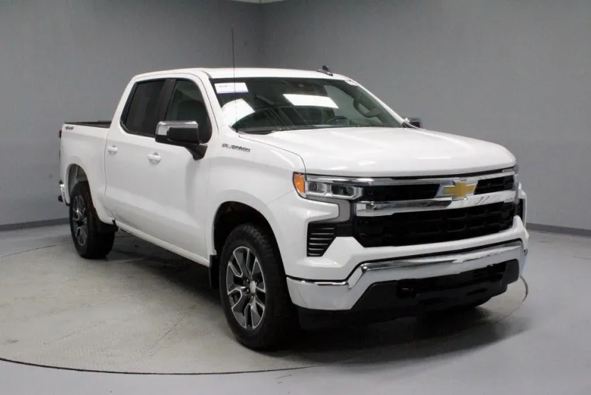 2024 Chevrolet Silverado 1500 LT photo 1