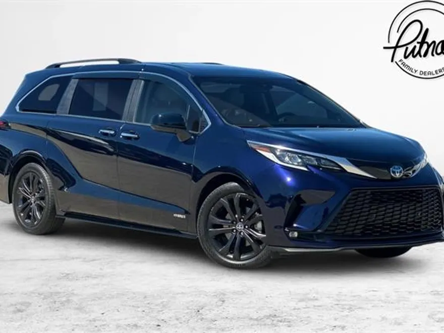 2021 Toyota Sienna XSE photo 1