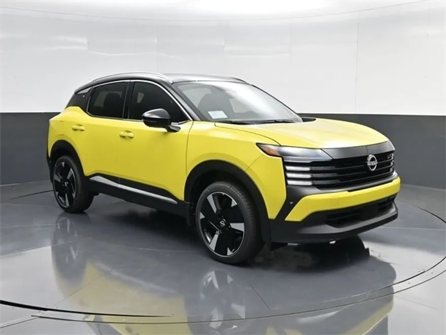 2025 Nissan Kicks SR photo 1