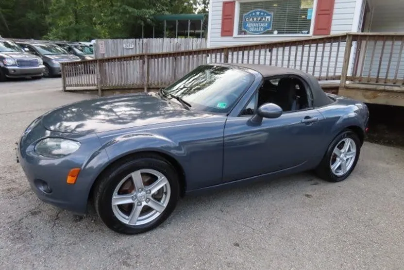 2006 Mazda MX-5 Miata Miata Base photo 1