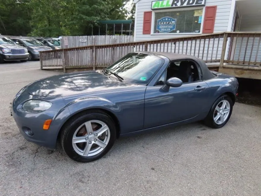 2006 Mazda MX-5 Miata Miata Base photo 1