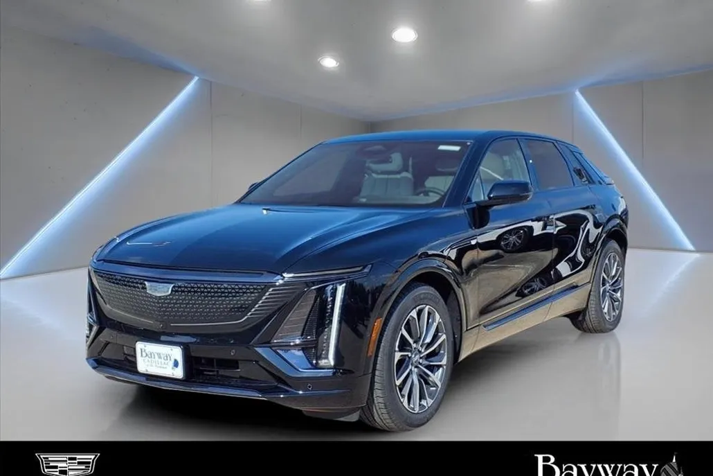 2025 Cadillac Lyriq Sport photo 1