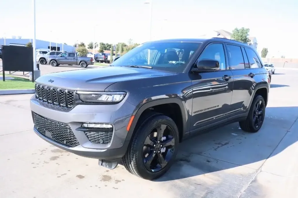 2025 Jeep Grand Cherokee Limited photo 1