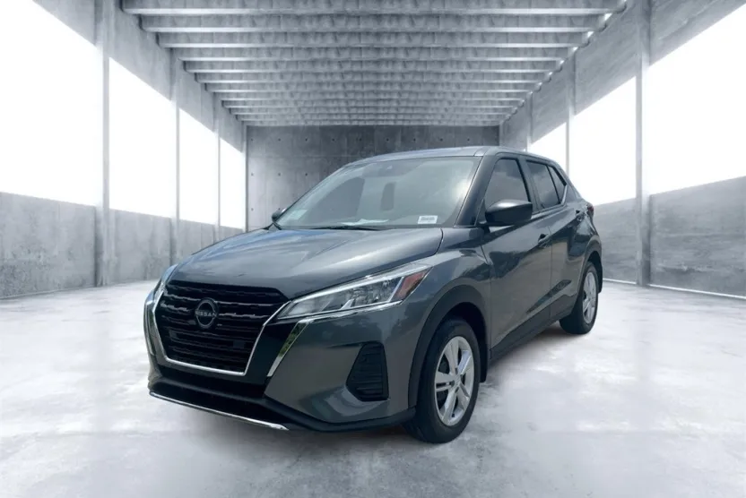 2025 Nissan Kicks Play S photo 1