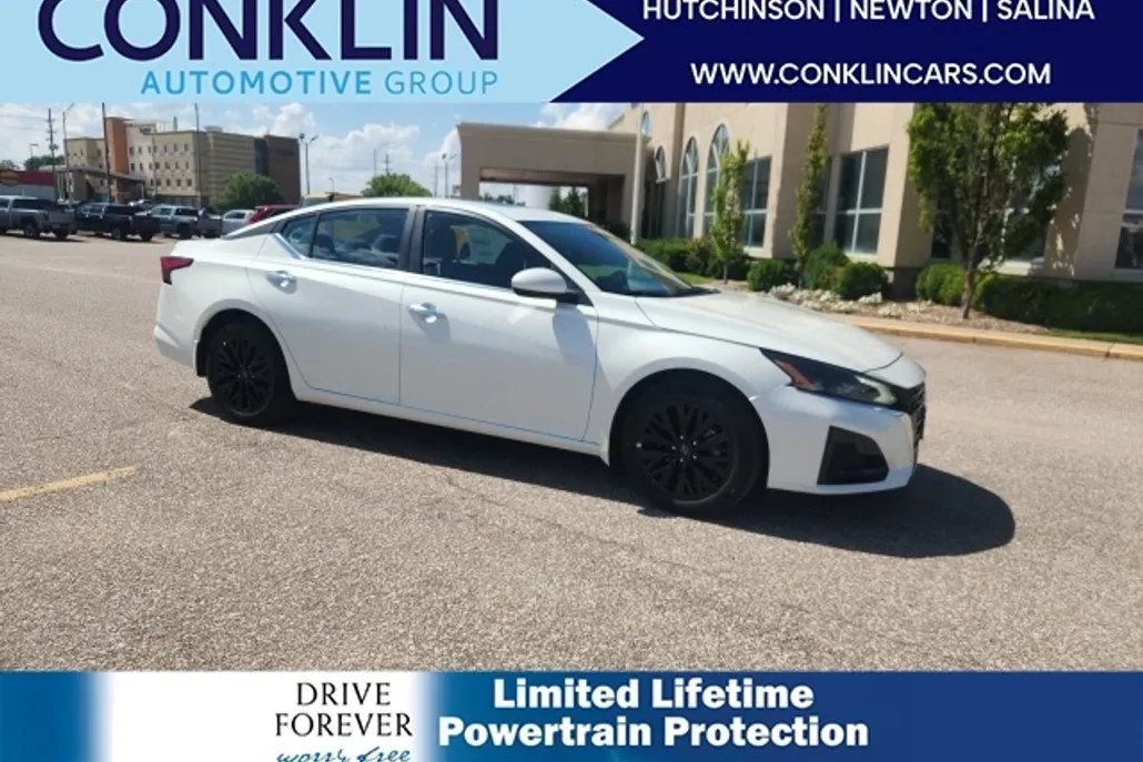 2025 Nissan Altima 2.5 SV photo 1