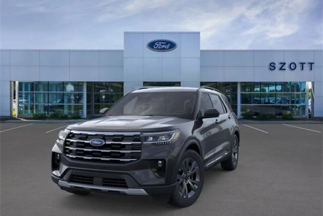 2025 Ford Explorer photo 1