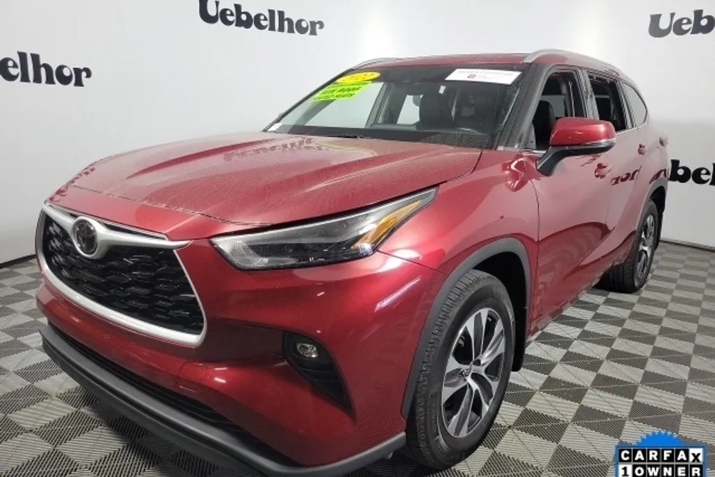 2022 Toyota Highlander XLE photo 1