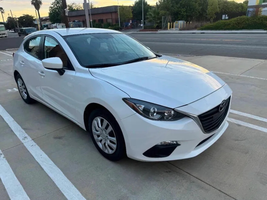 2016 Mazda Mazda3 i Sport photo 1