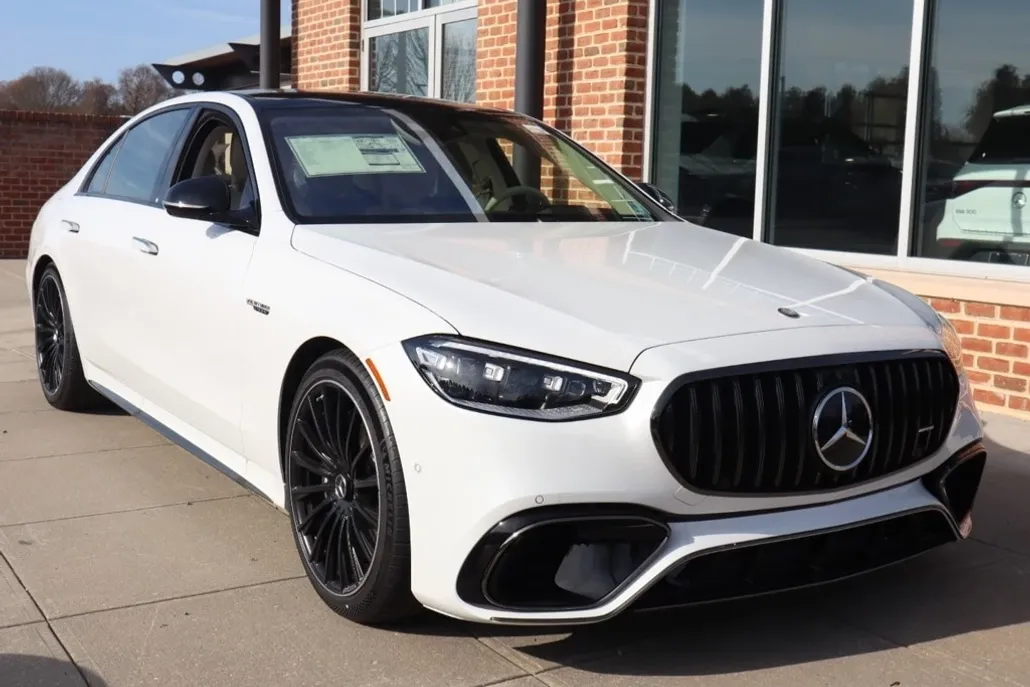 2025 Mercedes Benz S AMG 63 photo 1