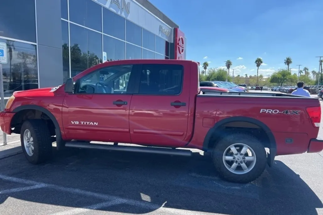 2012 Nissan Titan PRO-4X photo 1