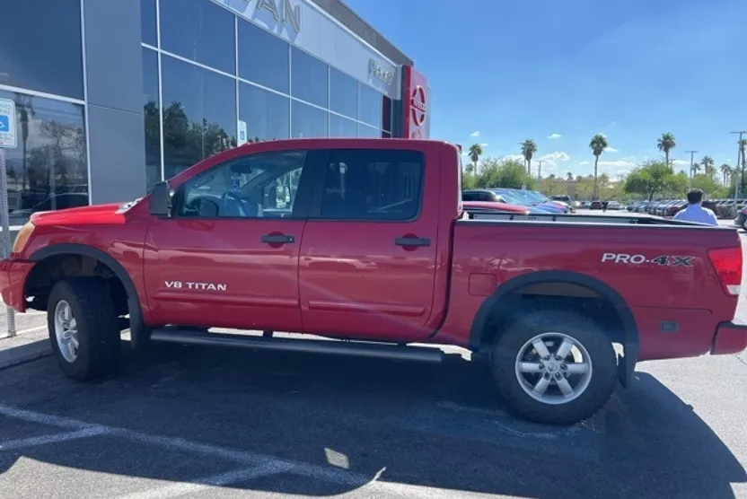 2012 Nissan Titan PRO-4X photo 1