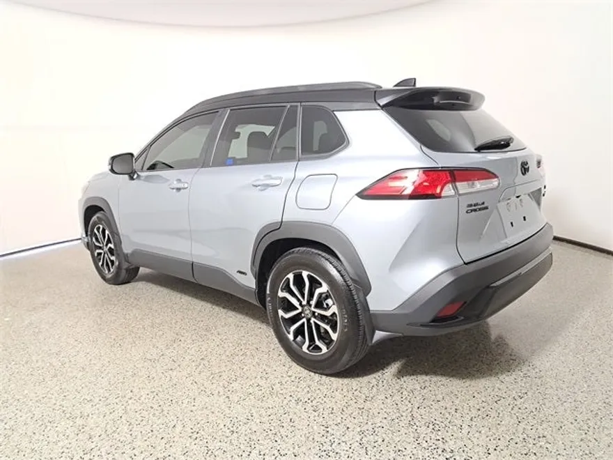 2024 Toyota Corolla Cross Hybrid SE photo 1