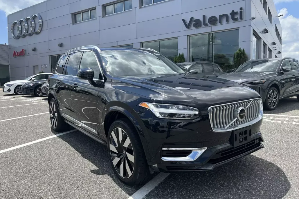 2024 Volvo XC90 T8 Ultimate photo 1