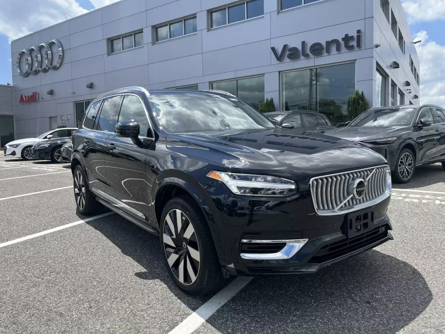 2024 Volvo XC90 T8 Ultimate photo 1