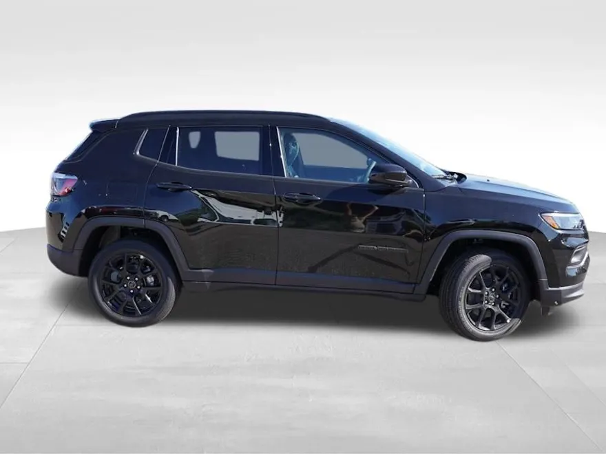 2025 Jeep Compass Latitude photo 1