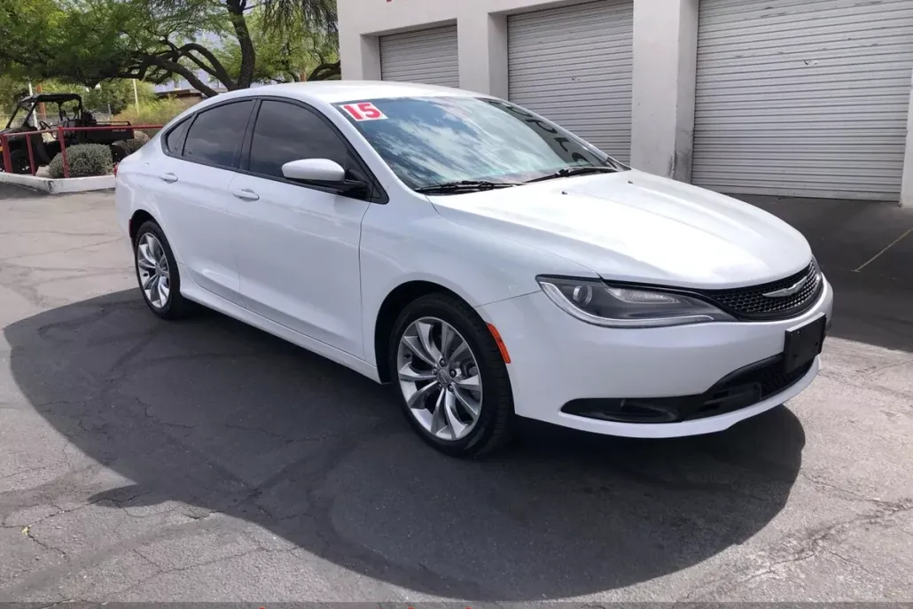 2015 Chrysler 200 S photo 1