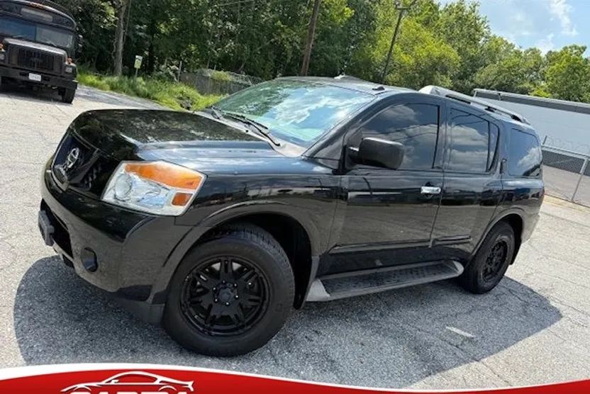 2015 Nissan Armada SV photo 1