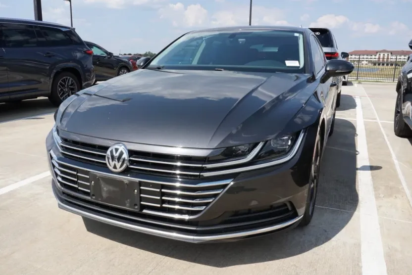 2019 Volkswagen Arteon SE photo 1