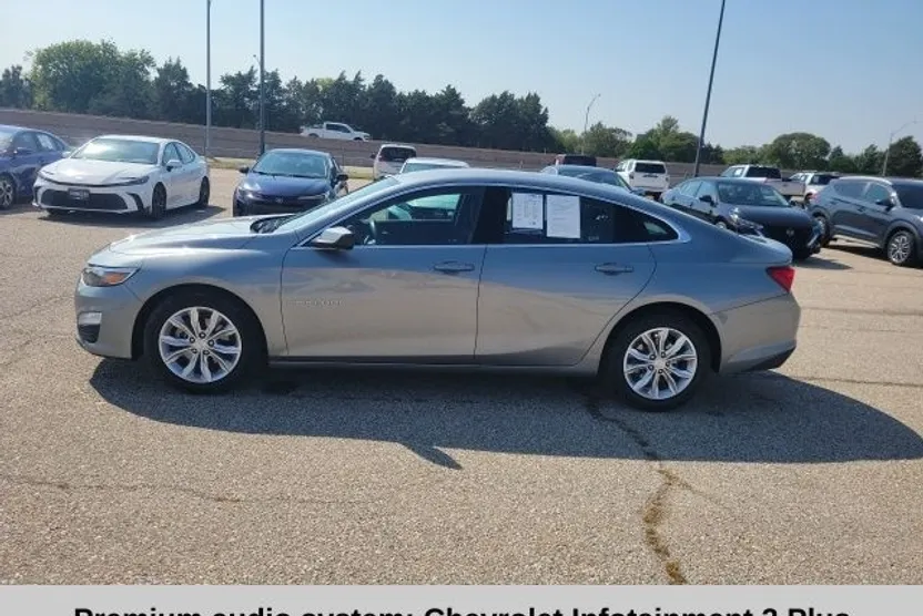 2023 Chevrolet Malibu 1LT photo 1