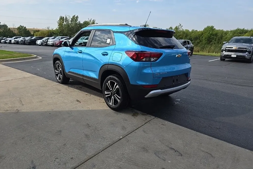 2026 Chevrolet Trailblazer LT photo 1