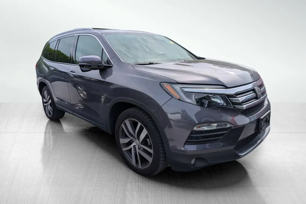 2018 Honda Pilot Touring photo 1