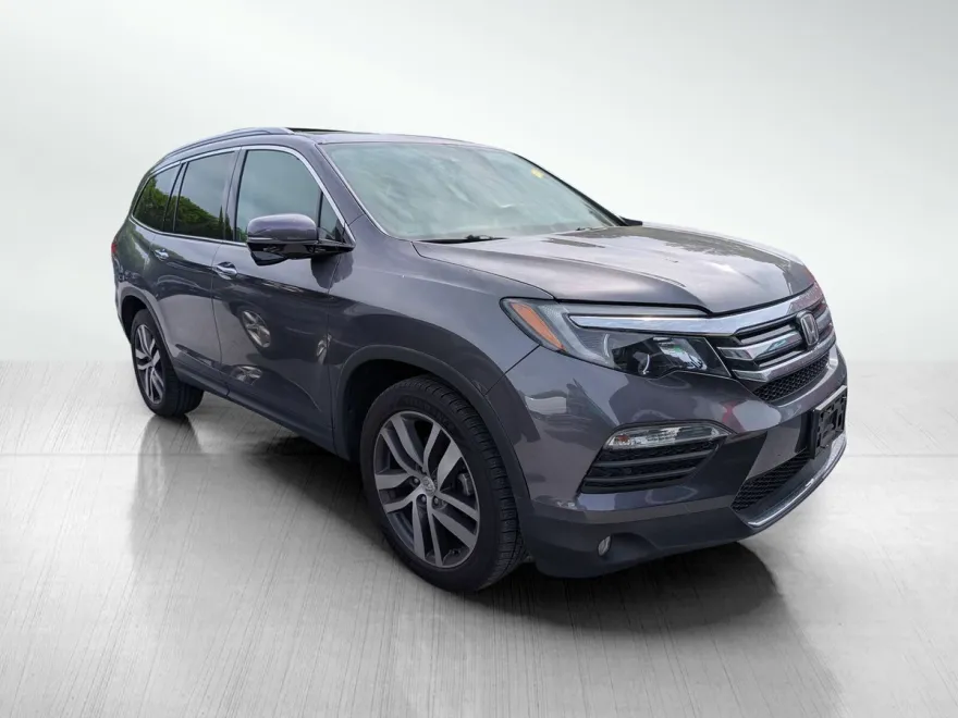 2018 Honda Pilot Touring photo 1