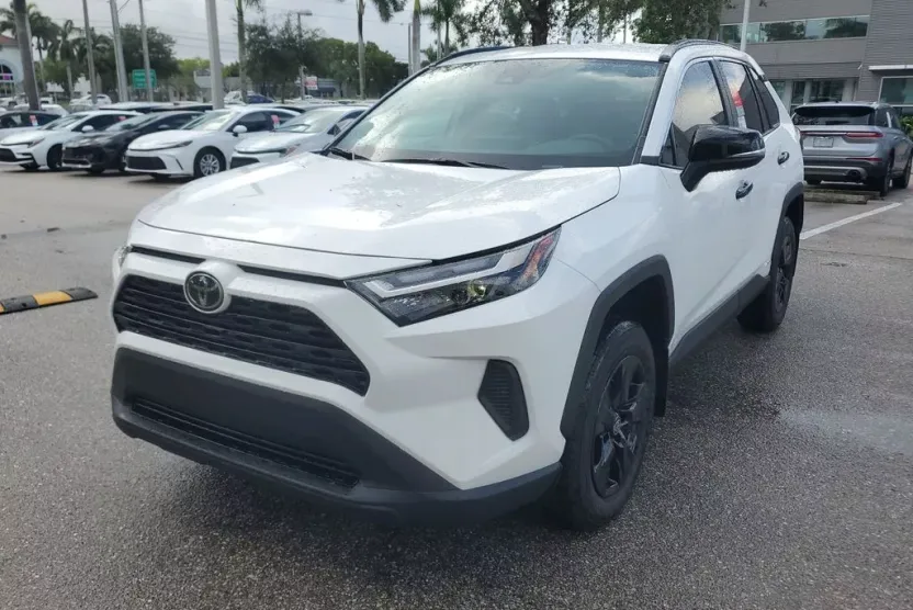 2025 Toyota RAV4 Hybrid XLE photo 1