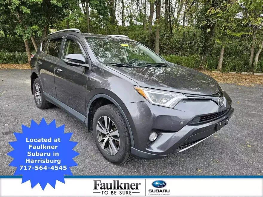 2016 Toyota RAV4 XLE photo 1