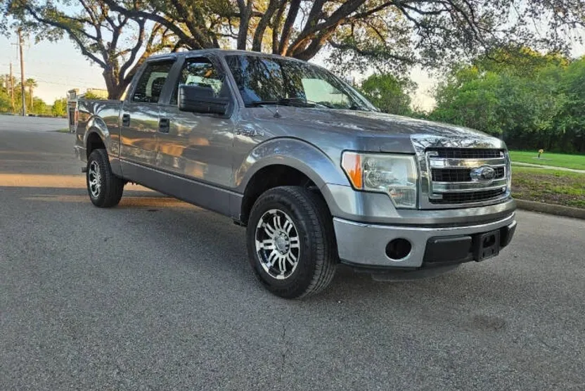 2014 Ford F-150 XLT photo 1