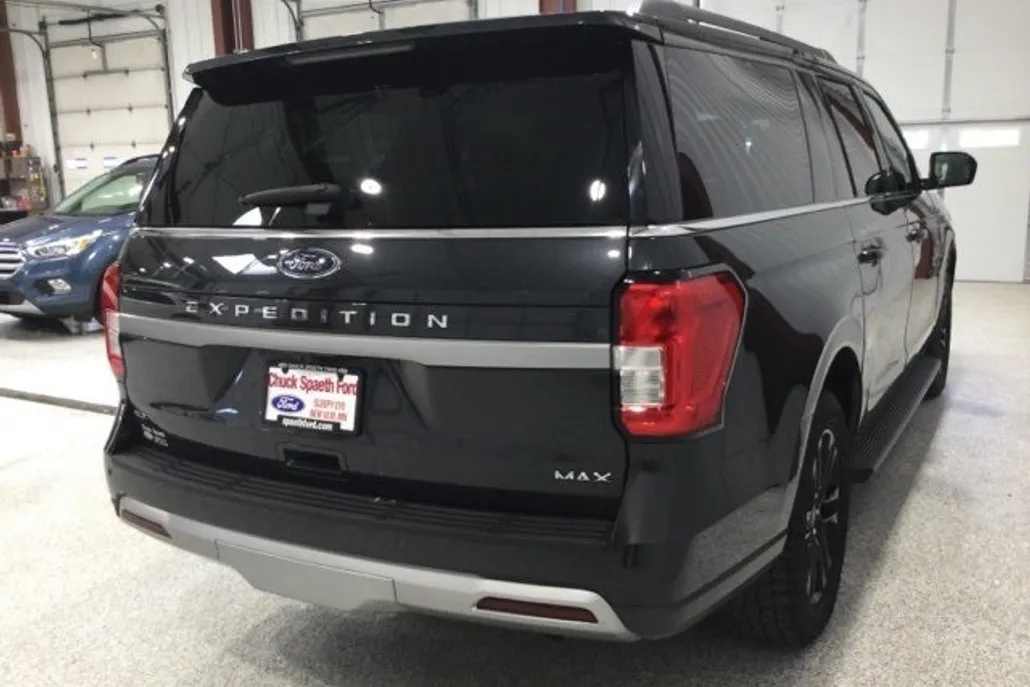 2024 Ford Expedition MAX XLT photo 1