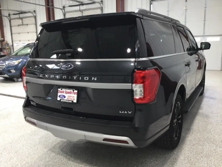 2024 Ford Expedition MAX XLT photo 1
