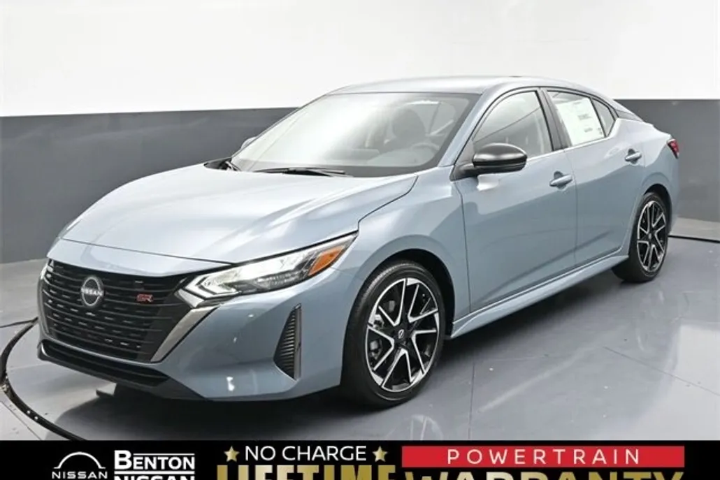 2025 Nissan Sentra SR photo 1
