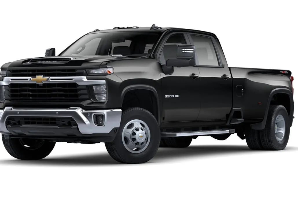 2025 Chevrolet Silverado LT photo 1