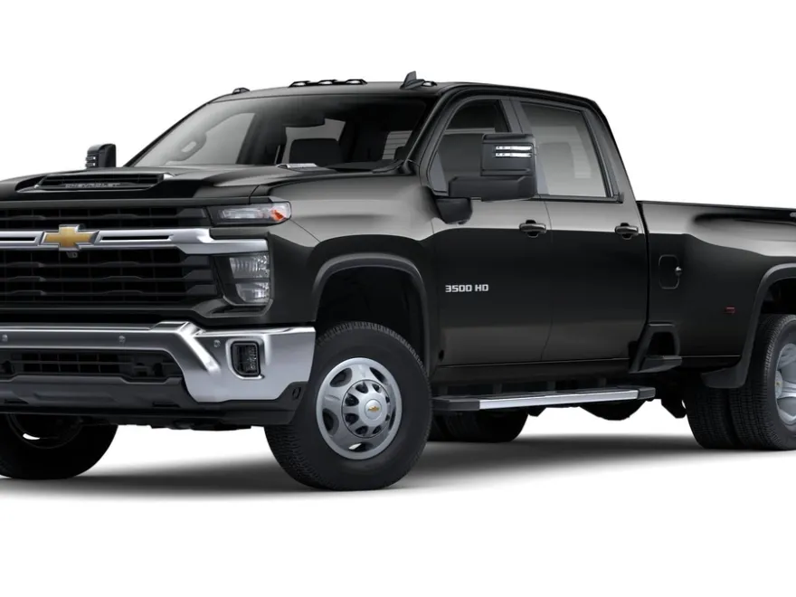 2025 Chevrolet Silverado LT photo 1