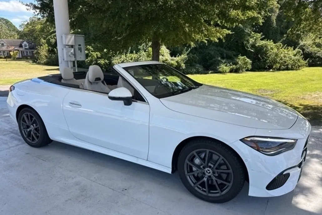 2024 Mercedes Benz CLE 300 4MATIC photo 1