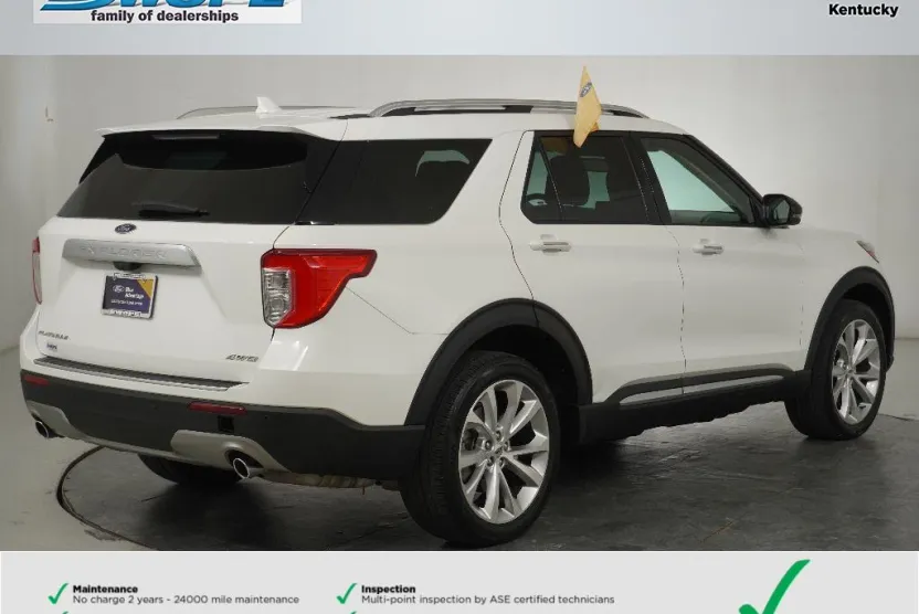 2022 Ford Explorer Platinum photo 1