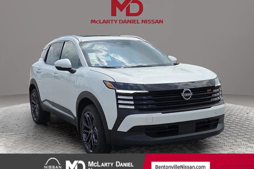 2025 Nissan Kicks SR photo 1