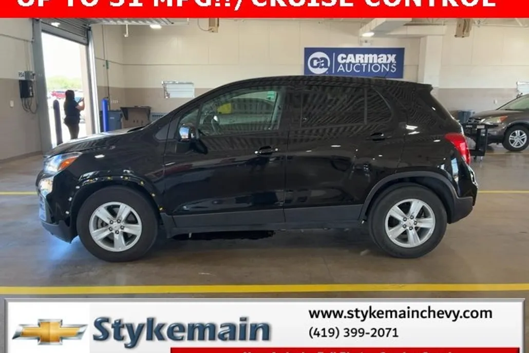 2020 Chevrolet Trax LS photo 1