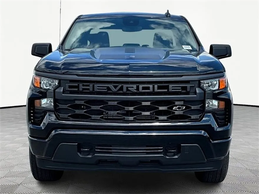 2026 Chevrolet Silverado 1500 Custom photo 1
