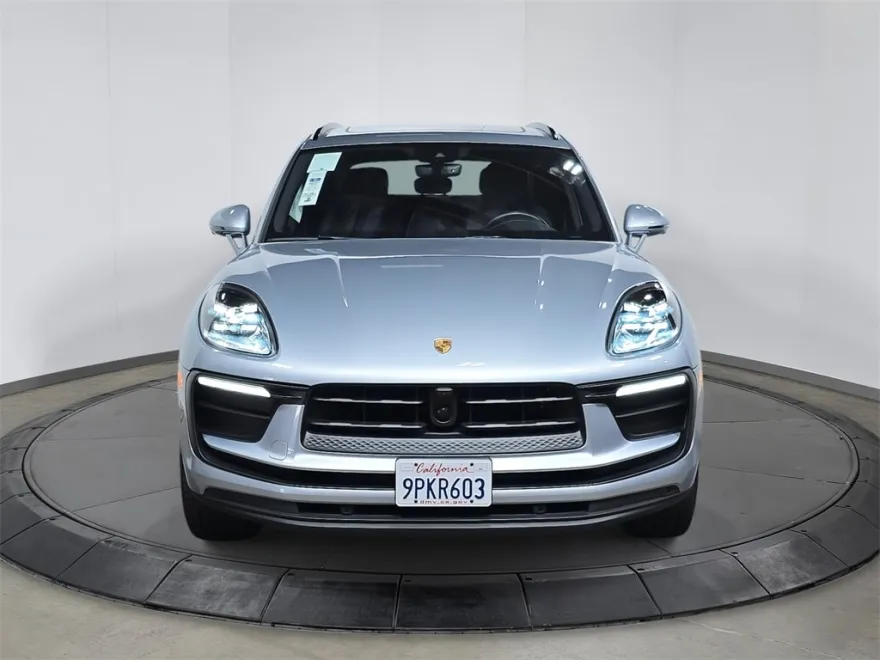 2024 Porsche Macan T photo 1
