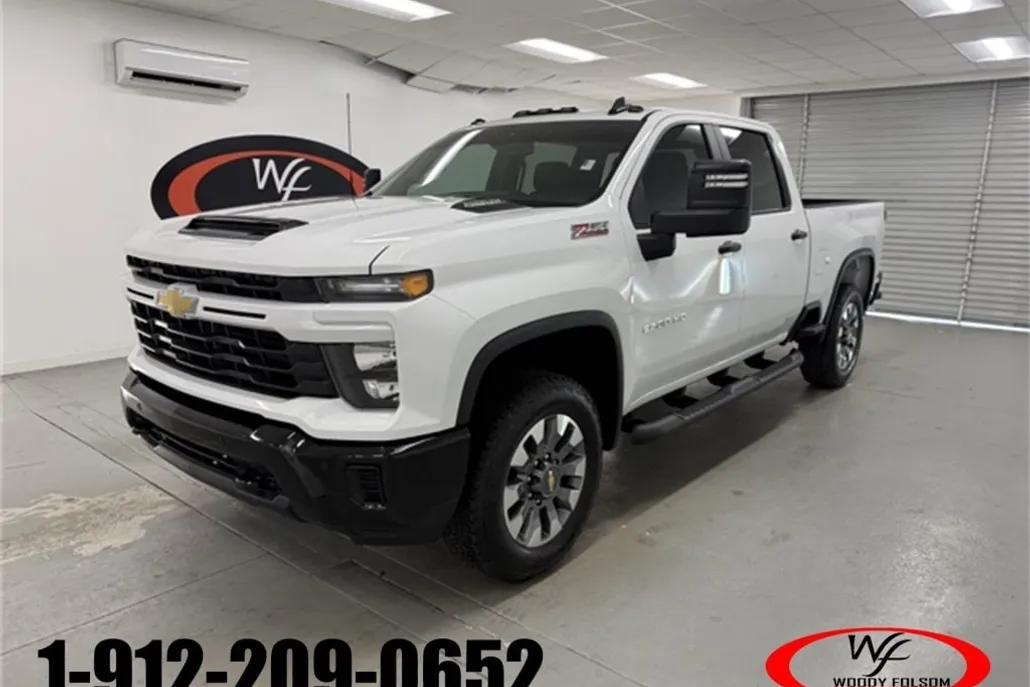 2025 Chevrolet Silverado 2500HD Custom photo 1