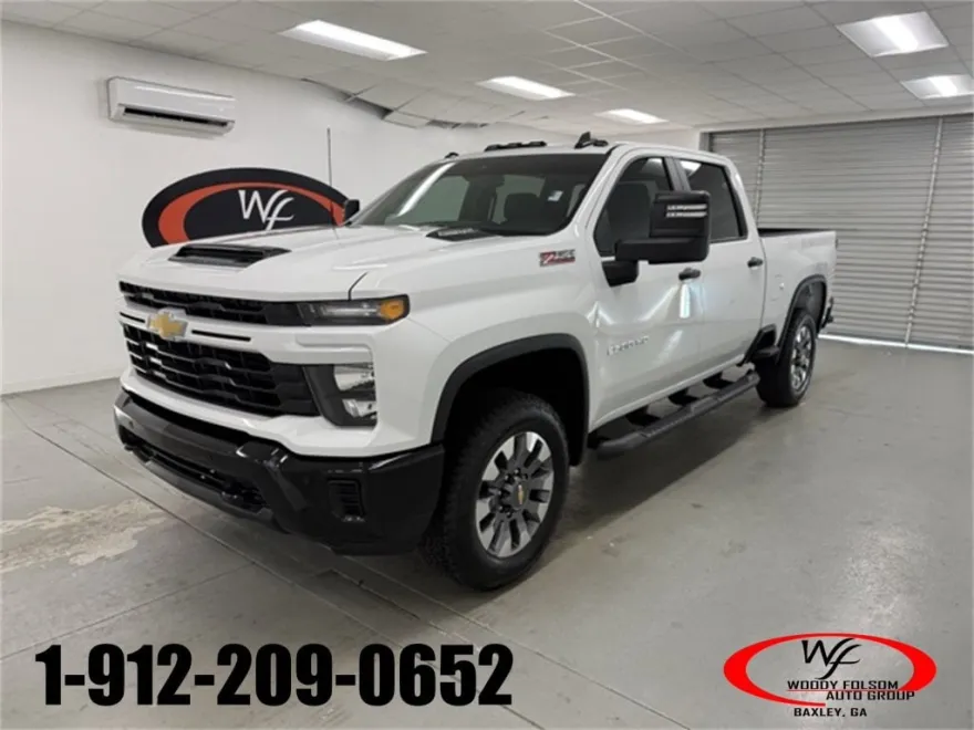 2025 Chevrolet Silverado 2500HD Custom photo 1