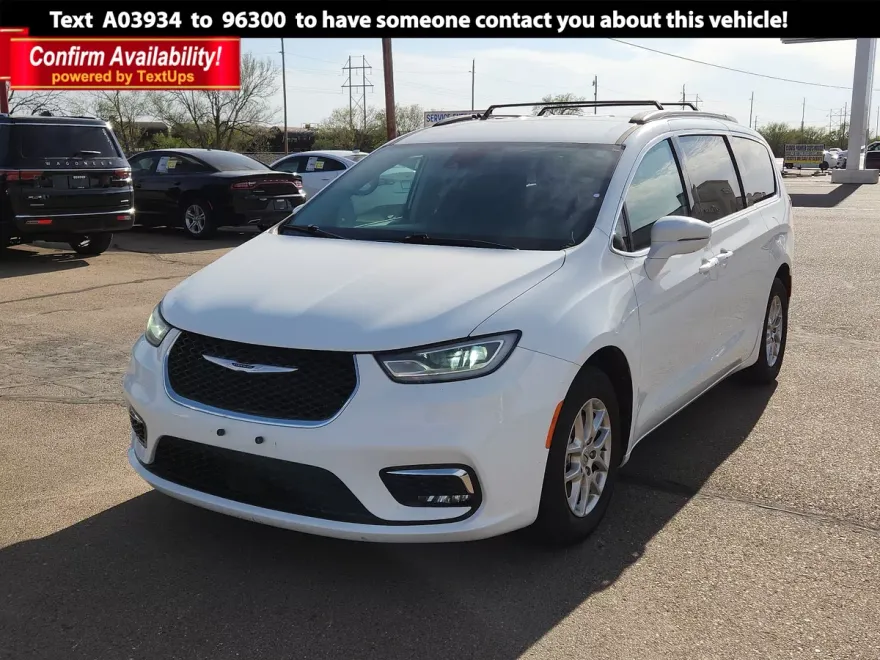 2022 Chrysler Pacifica Touring L photo 1