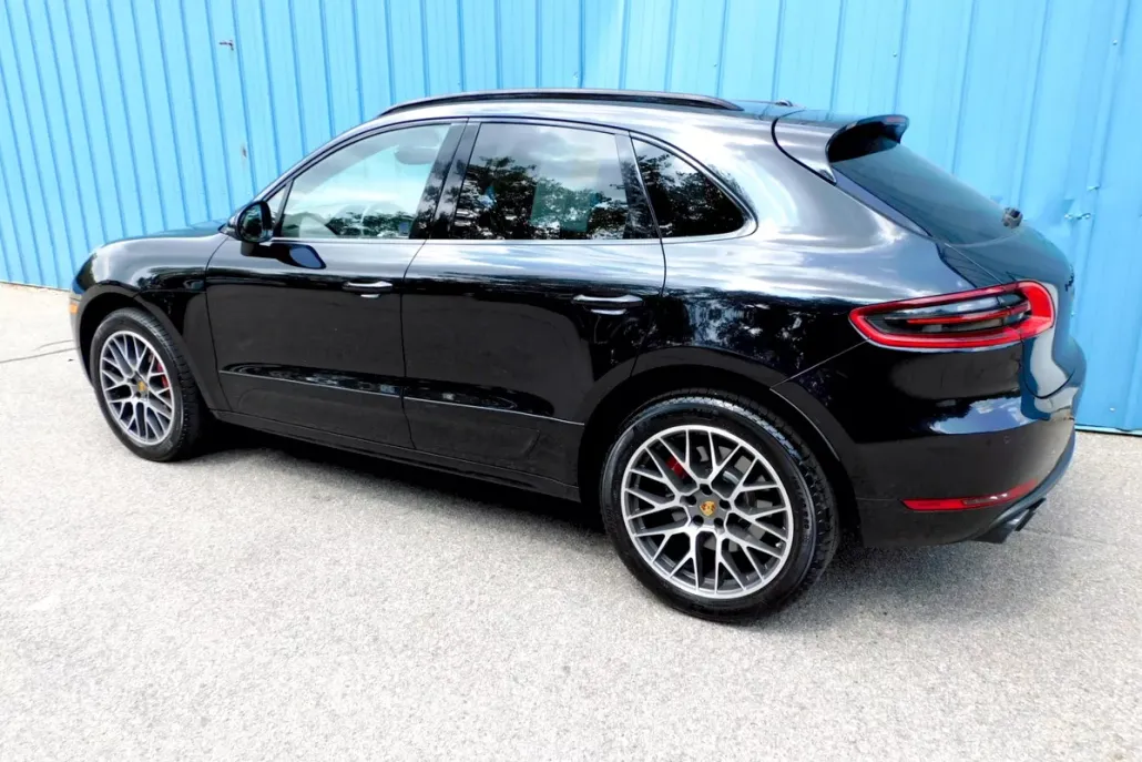 2017 Porsche Macan Turbo photo 1
