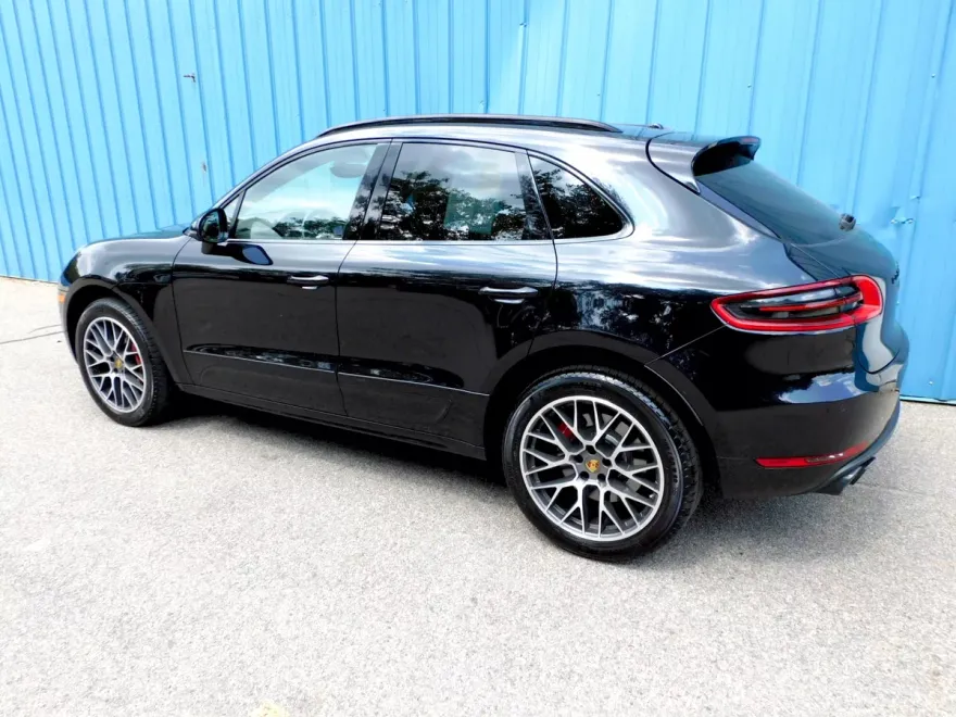 2017 Porsche Macan Turbo photo 1