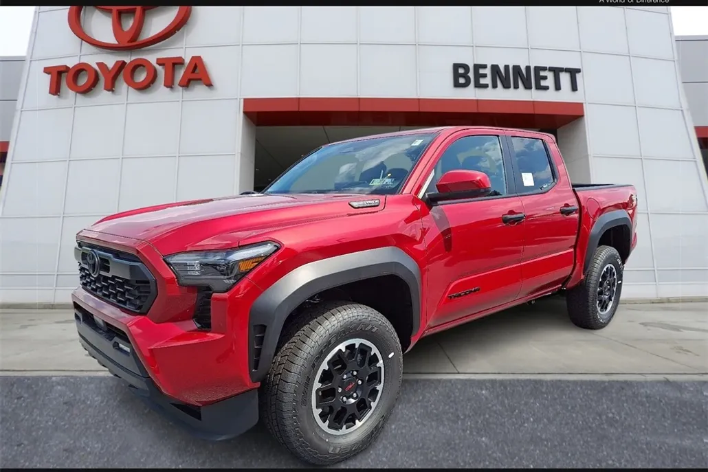 2025 Toyota Tacoma TRD Off-Road Double Cab photo 1