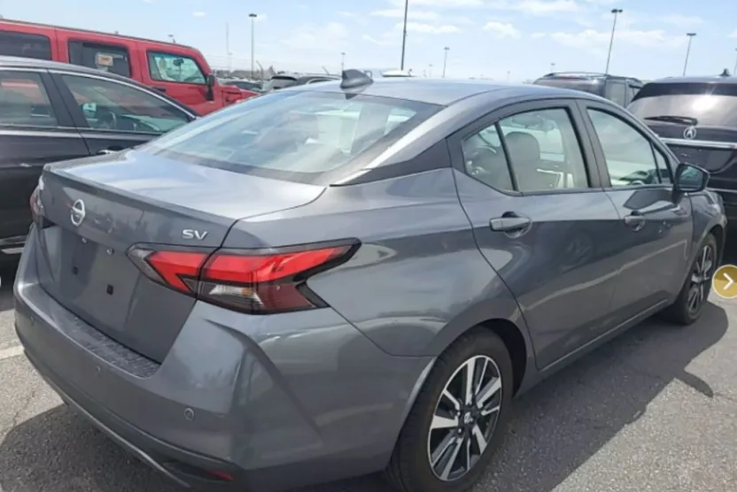 2021 Nissan Versa SV Sedan photo 1